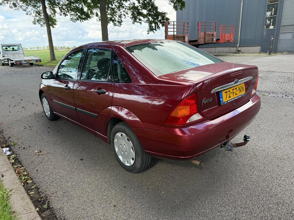 Ford Focus 1.6-16V Ghia (nieuwe APK) ZEER NETTE FOCUS 1e eig, 1596 cc, 101 pk, Gebruikt, Metallic lak