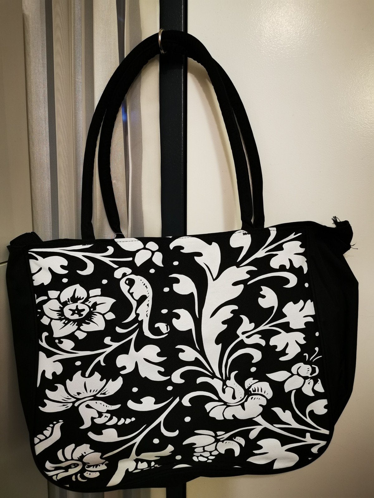 Nieuwe Strandtas met Rits - Zwart/Wit Bloemenprint, Ophalen of Verzenden