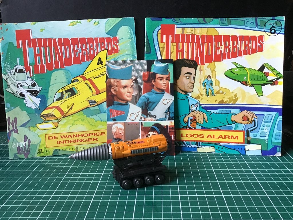 Thunderbirds, de mol, boekjes, briefkaart, Verzenden, Zo goed als nieuw