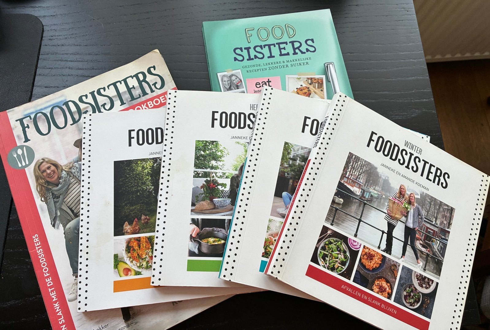 FoodSisters kookboeken set - Afvallen en Slank Blijven, Boeken, Kookboeken, Gelezen, Hoofdgerechten, Ophalen of Verzenden, Gezond koken