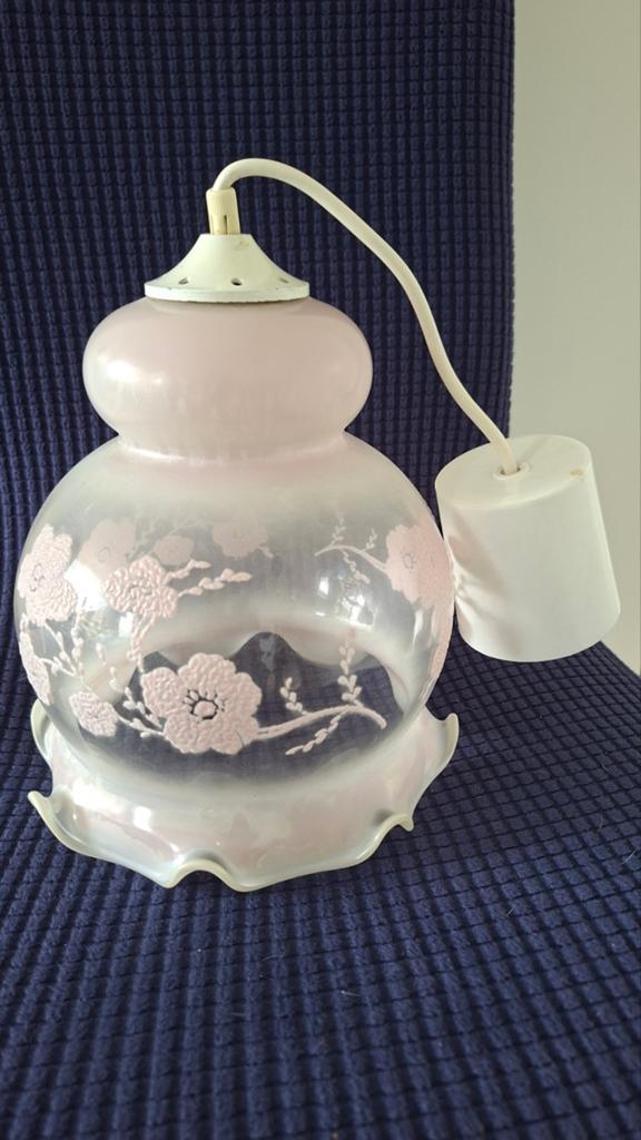 Hanglamp met schulprandje. Glas met opdruk van bloemen. Roze, Ophalen of Verzenden