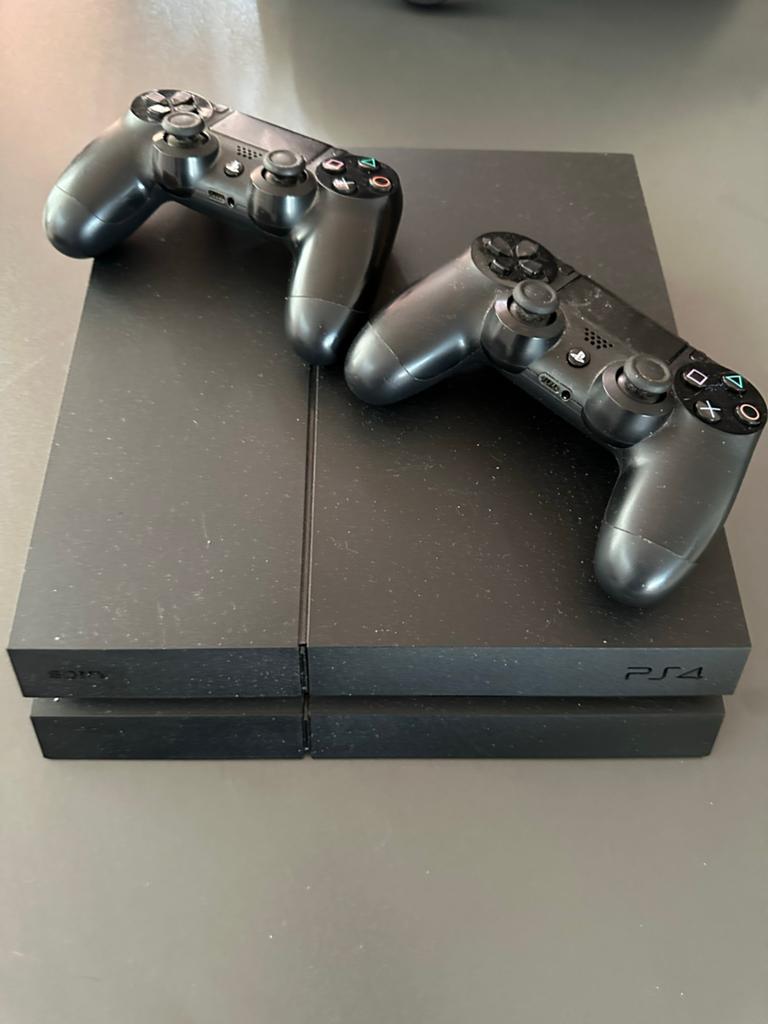 PlayStation 4 + 2 controllers, Ophalen, Met 2 controllers, Original, 500 GB