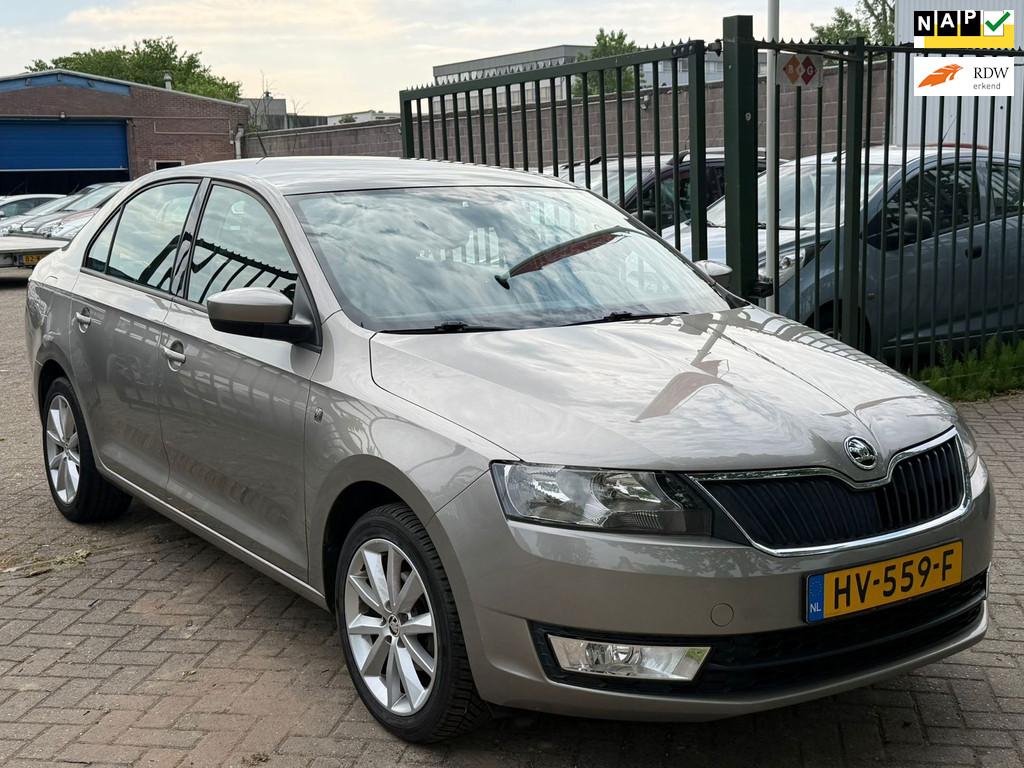 Skoda Rapid 1.2 TSI Greentech Ambition 1e eigenaar navigatie, Voorwielaandrijving, Euro 5, 86 pk, Gebruikt