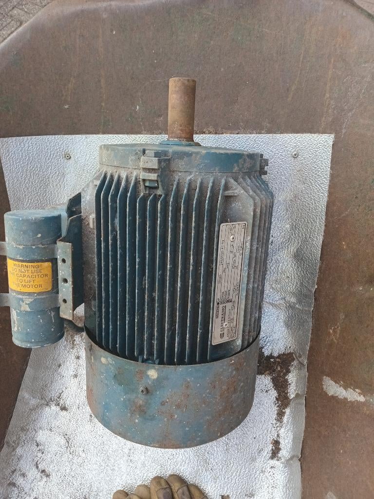 elektromotor 220v 2pk, Doe-het-zelf en Verbouw, Motoren, Ophalen, Nieuw, Elektromotor, 1800 rpm of meer