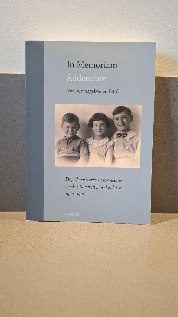 In Memoriam- Addendum: Joodse, Roma en Sinti kinderen, Boeken, Ophalen of Verzenden, Zo goed als nieuw