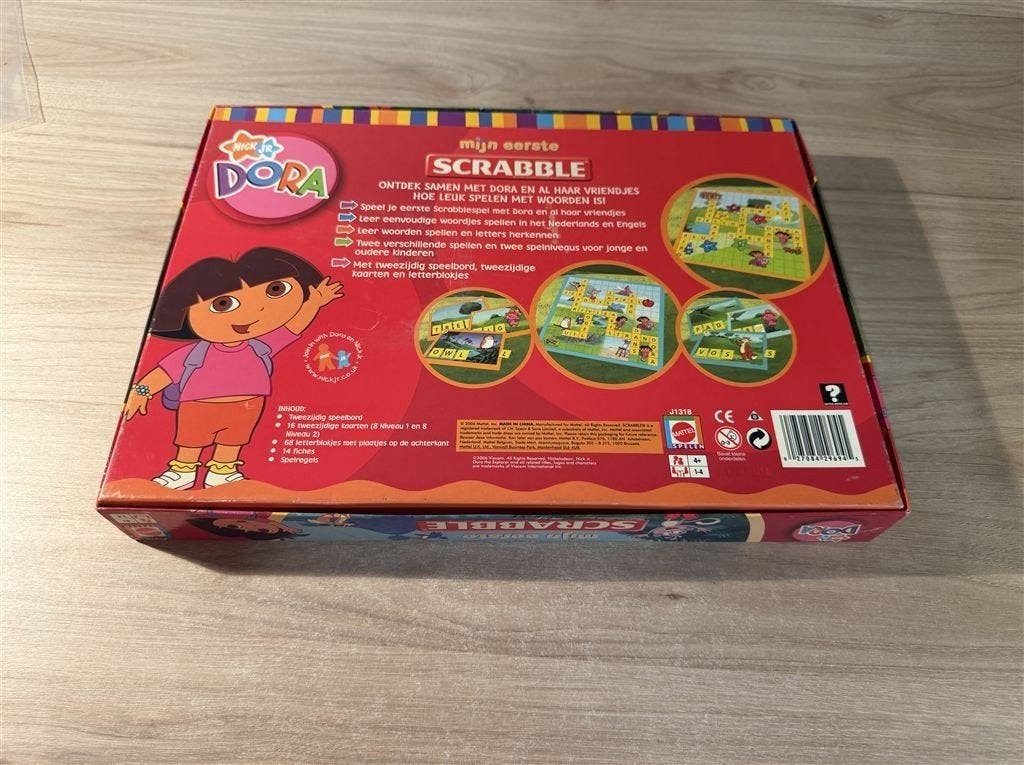 Mijn eerste Scrabble Dora - s6155, Hobby en Vrije tijd, Gezelschapsspellen | Bordspellen, Verzenden, Zo goed als nieuw