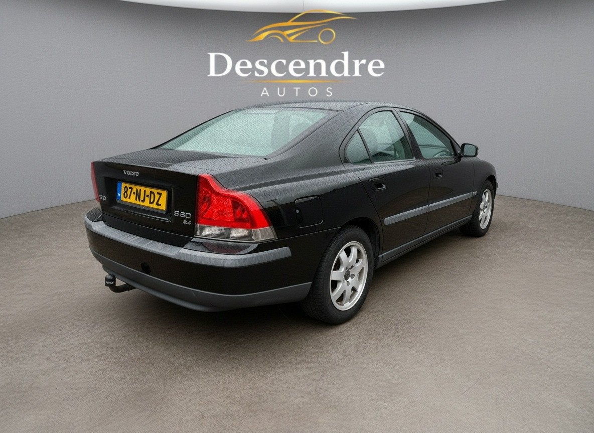 Volvo S60 2.4 (bj 2003), Auto's, Volvo, Voorwielaandrijving, 1442 kg, Gebruikt, Zwart