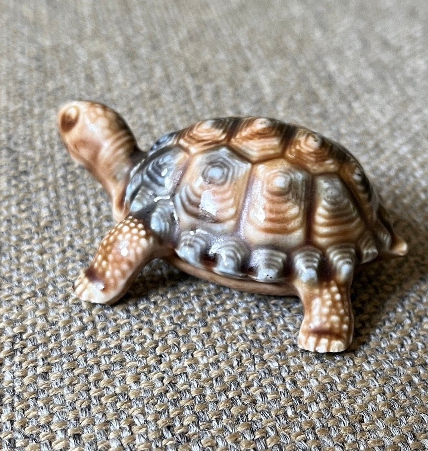 Porselein beeldje van een schildpad, Verzamelen, Ophalen of Verzenden, Zo goed als nieuw, Dier