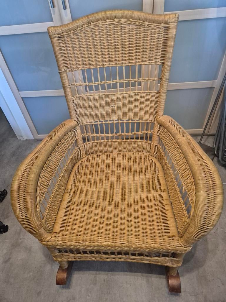 Rotan schommelstoel, Ophalen