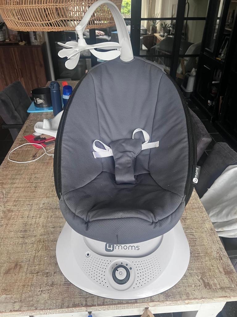 Mooie elektrische wieg - 4moms mamaRoo, Kinderen en Baby's, Babywiegjes en Ledikanten, Ophalen of Verzenden, Zo goed als nieuw