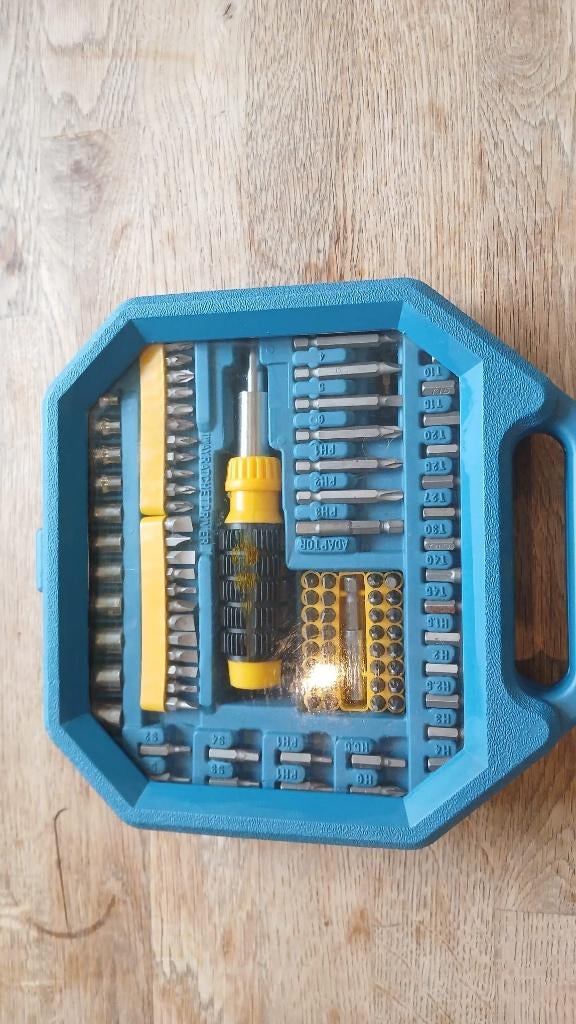 101PC Reversible Ratchet Driver Screwdriver & Socket Bit Set, Doe-het-zelf en Verbouw, Gereedschap | Handgereedschap, Zo goed als nieuw