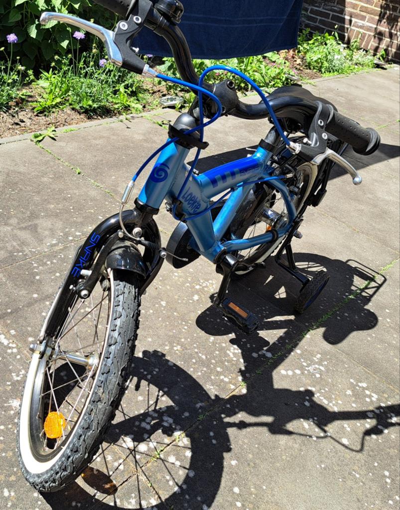 Loekie Snake Kinderfiets 16 inch met zijwieltjes, Ophalen of Verzenden, Zo goed als nieuw, 16 tot 20 inch, Zijwieltjes