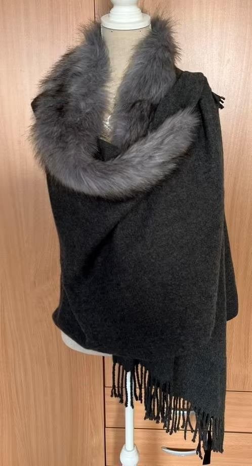 Rino en Pelle omslagdoek grijs[dm], Kleding | Dames, Ophalen of Verzenden, Zo goed als nieuw, Maat 46/48 (XL) of groter, Sjaal