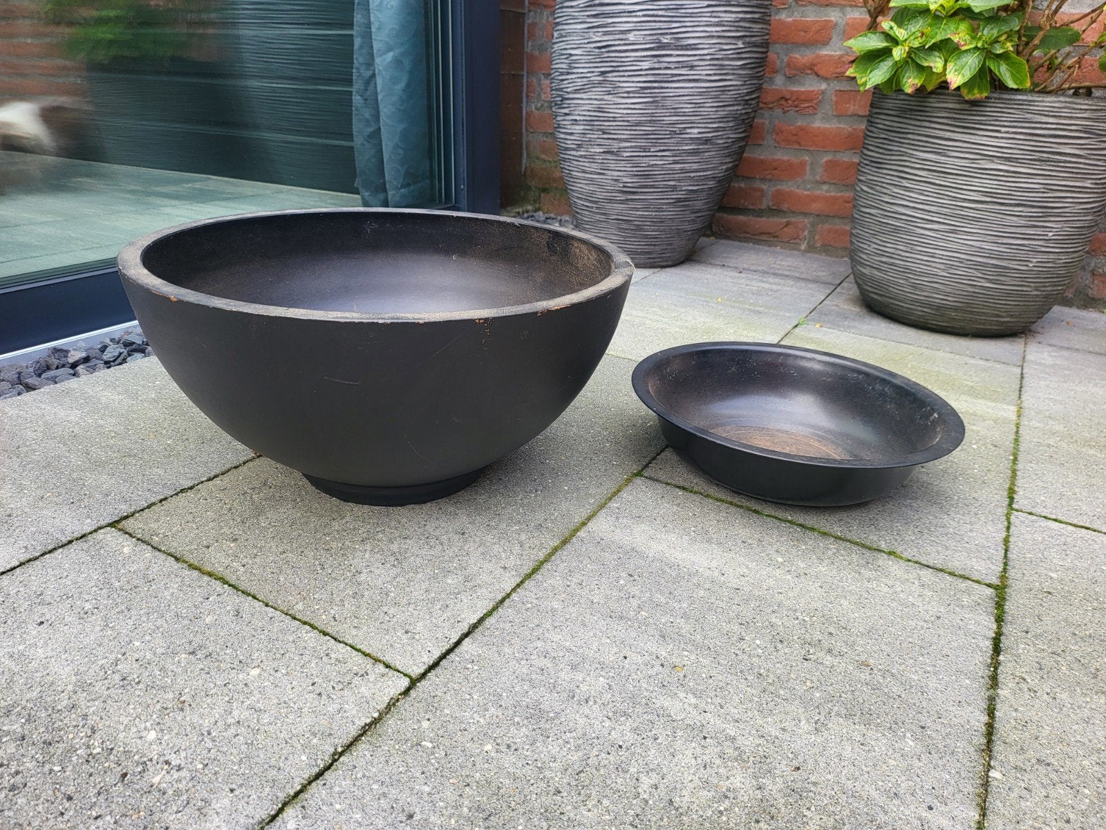 Set van 2 donkere plantenbakken, rond, Ophalen, Overige materialen, Gebruikt, Rond