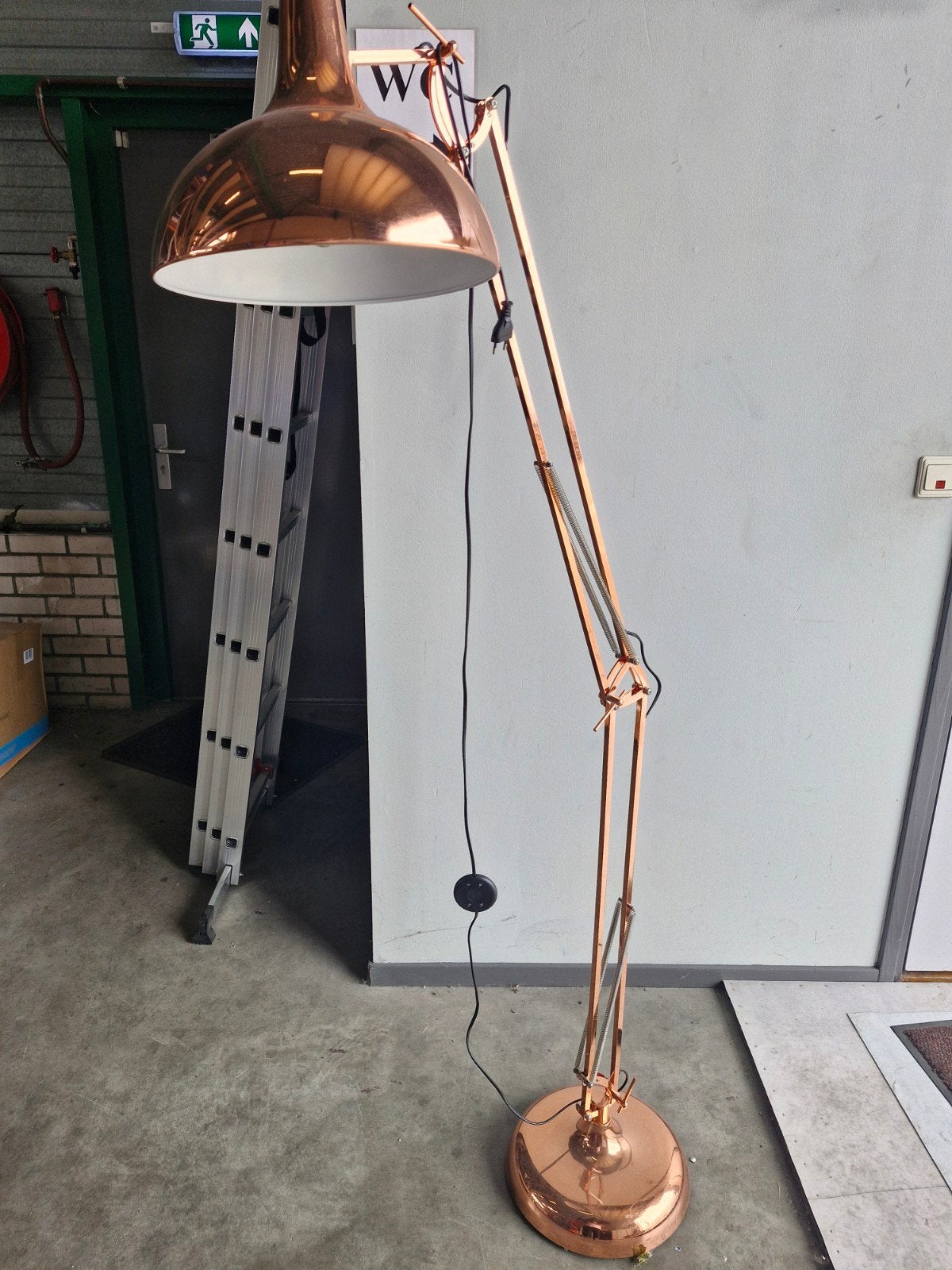 Mooie staande lamp in messing kleur, Ophalen, E27 (groot), Zo goed als nieuw, Metaal