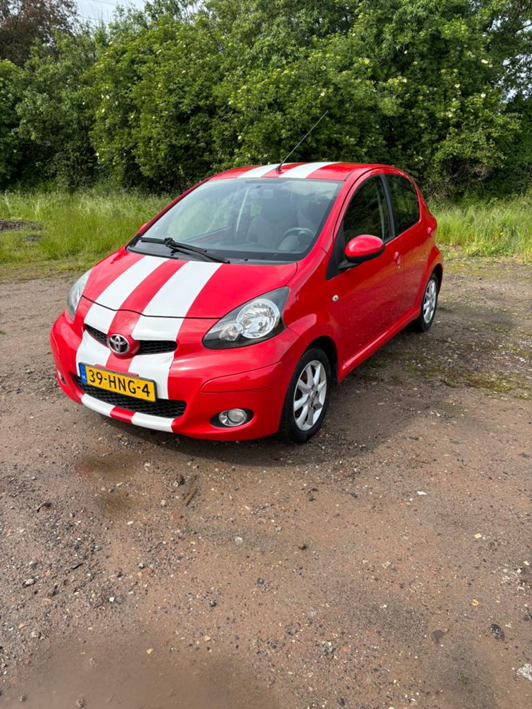 Toyota Aygo 1.0 12V Vvt-i 5DRS 2009 Rood, Voorwielaandrijving, 4 stoelen, 68 pk, Origineel Nederlands