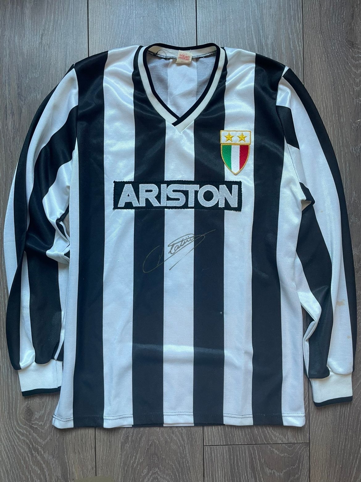 Gesigneerd Platini shirt, Verzamelen, Sportartikelen en Voetbal, Ophalen of Verzenden, Zo goed als nieuw, Buitenlandse clubs, Shirt