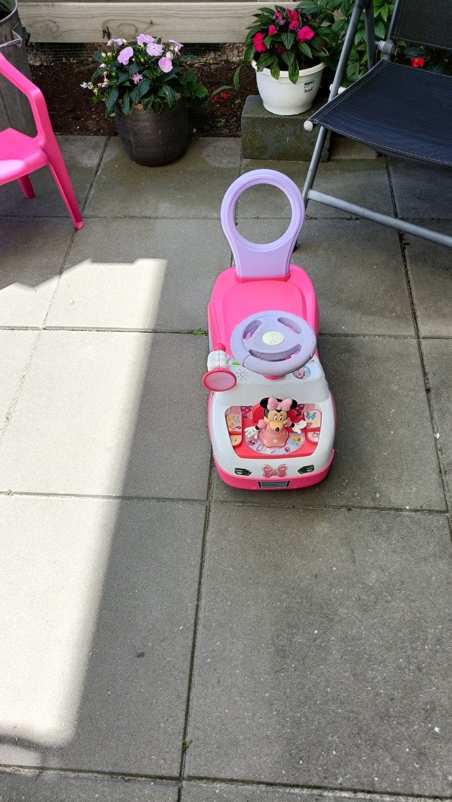 Minnie Mouse loopauto met duwstang, Kinderen en Baby's, Speelgoed | Buiten | Voertuigen en Loopfietsen, Ophalen, Gebruikt, Loopvoertuig