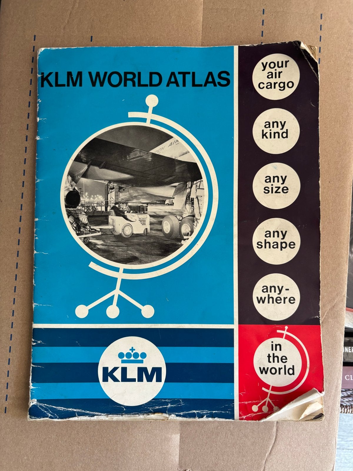 Vintage KLM Wereldatlas 1968 - Zeldzame editie, Boeken, Atlassen en Landkaarten, Gelezen, Overige atlassen, Ophalen of Verzenden