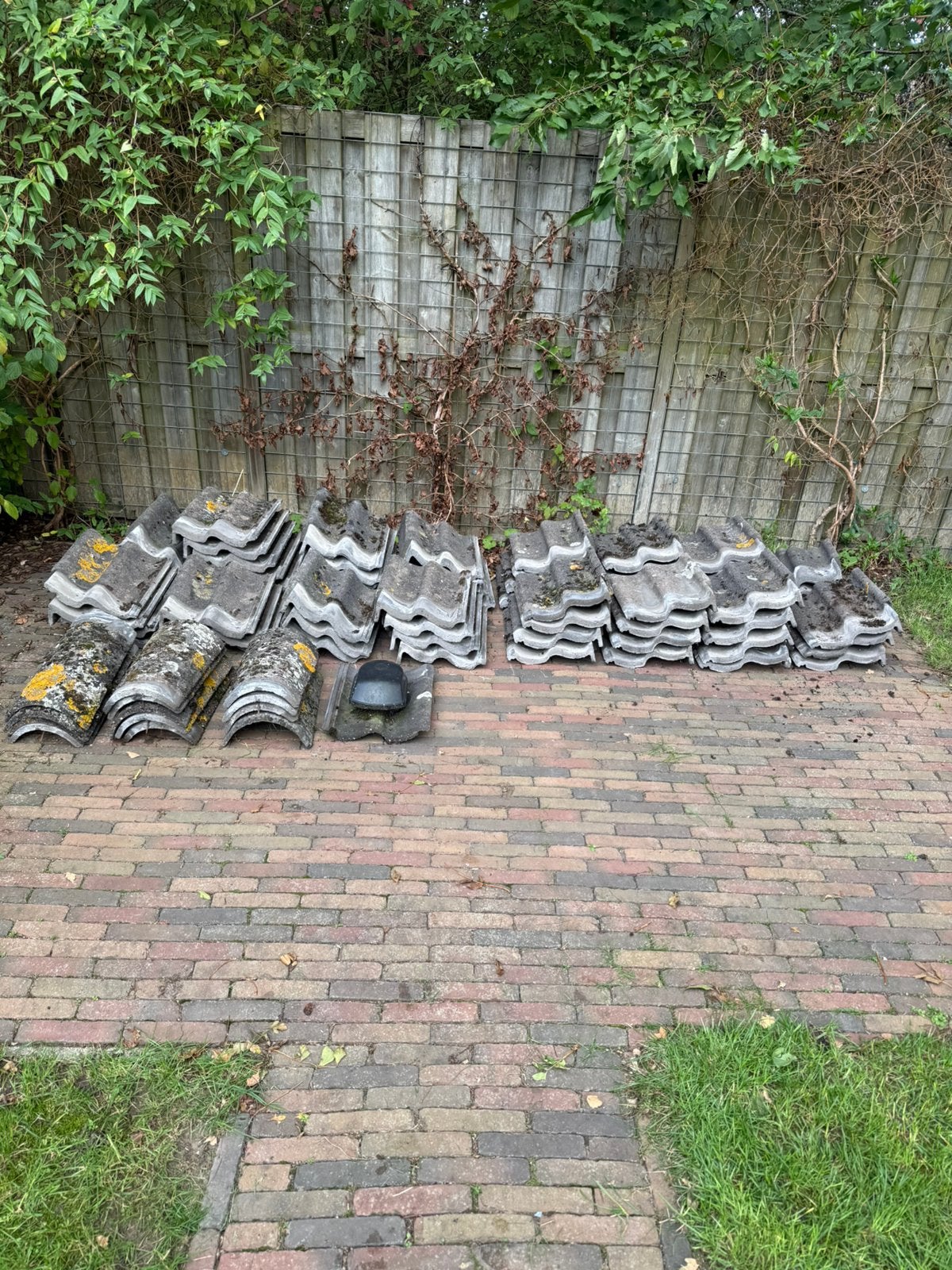 Beton Dakpannen nokvorsten ventilatiepan GRATIS, Ophalen, Gebruikt, Steen of Klei, Zwart