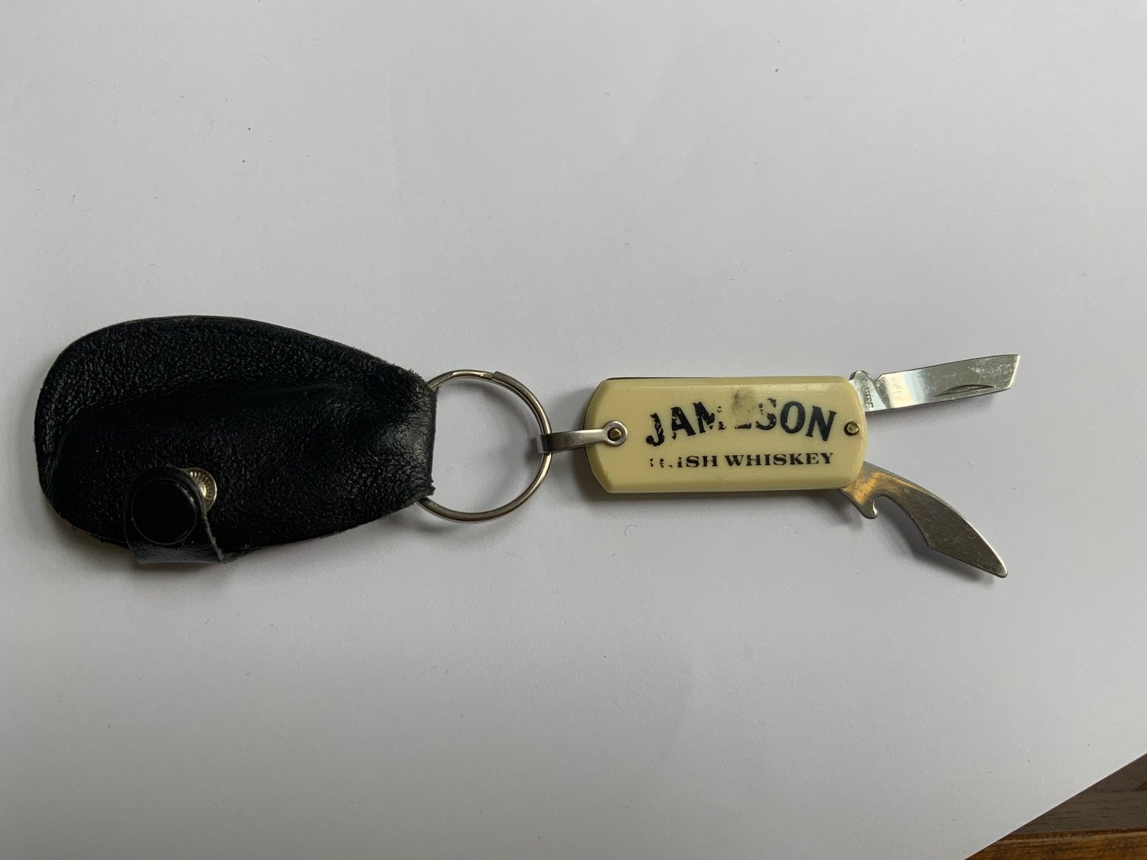 Vintage Jameson Irish Whiskey Sleutelhanger Zakmes COMPLEET, Ophalen of Verzenden, Zo goed als nieuw, Merk