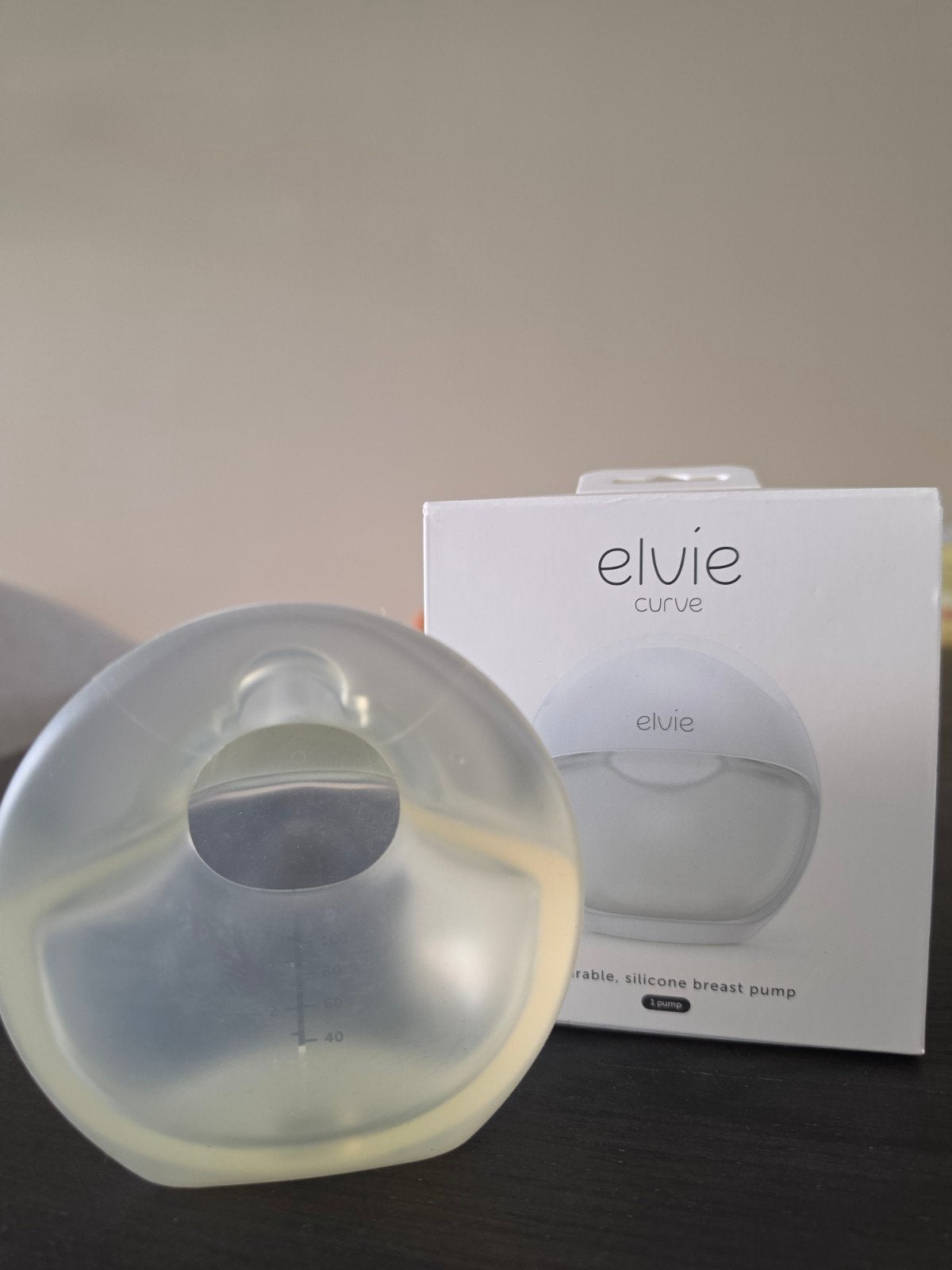 Elvie Curve siliconen melkopvanger/borstkolf met verpakking, Ophalen of Verzenden, Zo goed als nieuw