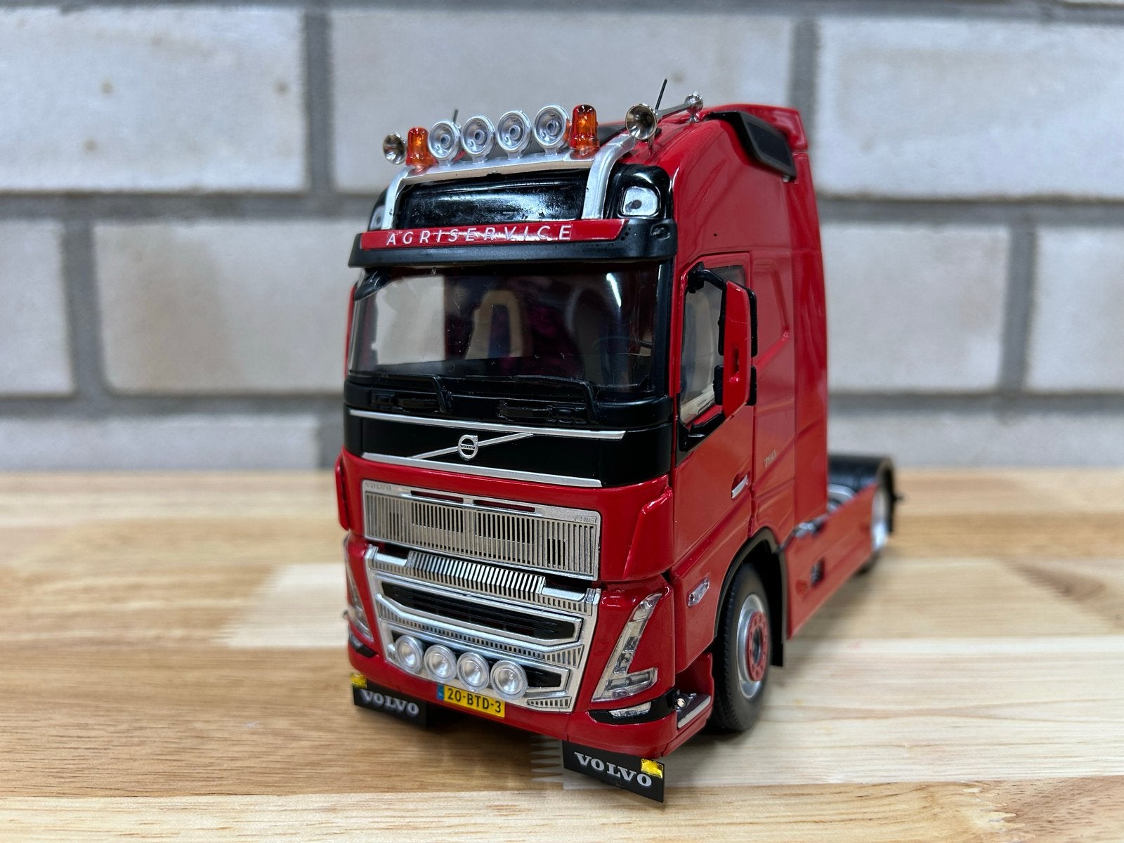 Volvo FH 4x2 - Marge Models 1:32, Overige merken, 1:32 tot 1:50, Ophalen of Verzenden, Zo goed als nieuw