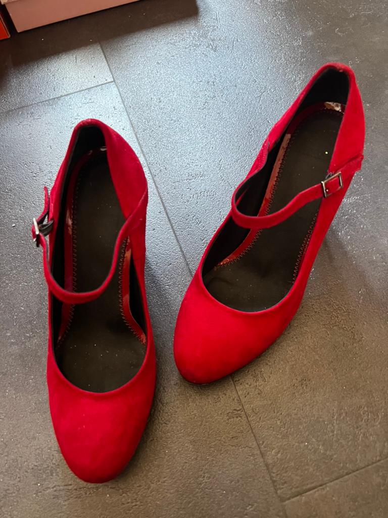 Manfield rode suède pumps 37, Pumps, Ophalen of Verzenden, Zo goed als nieuw, Rood