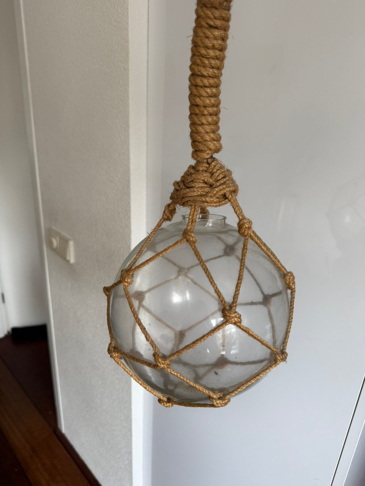 Mooie decoratieve glazen vissersbol, Ophalen of Verzenden, Zo goed als nieuw