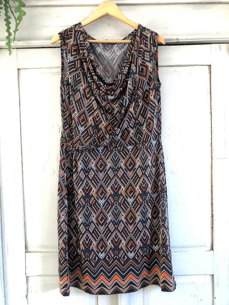Heerlijk Retro Jurkje watervalhals travelstof  Mt 46 XL/ XXL, Kleding | Dames, Ophalen of Verzenden, Zo goed als nieuw, Maat 46/48 (XL) of groter