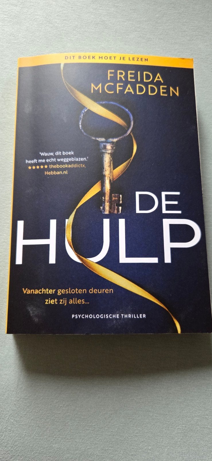 Freida McFadden - De hulp, Ophalen of Verzenden, Zo goed als nieuw, Freida McFadden, Nederland
