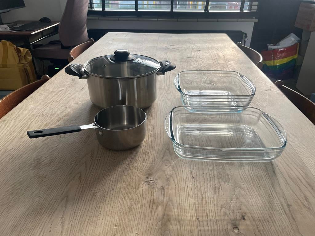 Kookset: kookpan, sauspan, 2 ovenschalen, Huis en Inrichting, Keuken | Potten en Pannen, Ophalen, Zo goed als nieuw, Rvs, Pannenset