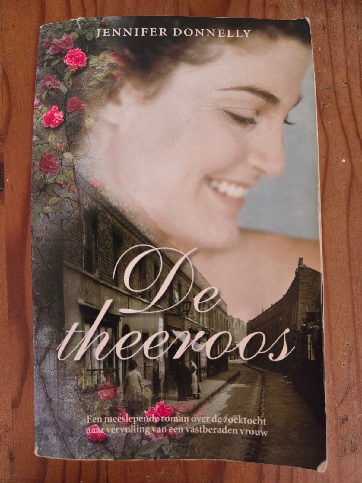 Jennifer Donnelly - Theeroos, Ophalen of Verzenden, Gelezen, Jennifer Donnelly