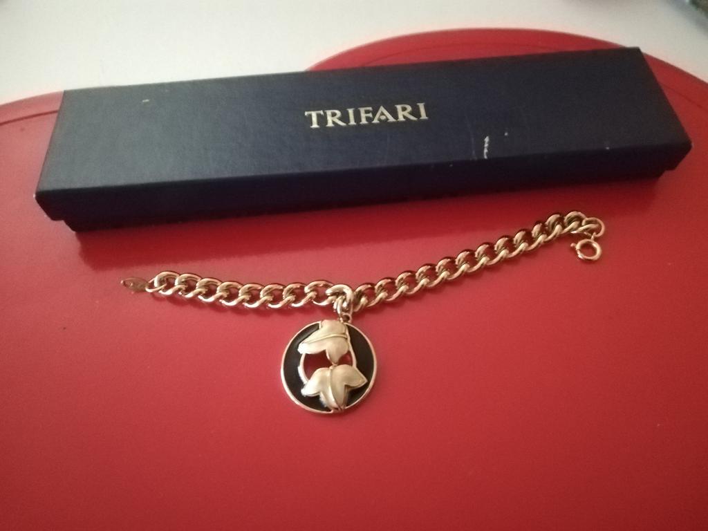 Nieuwe Trifari armband, Ophalen of Verzenden, Nieuw, Goud