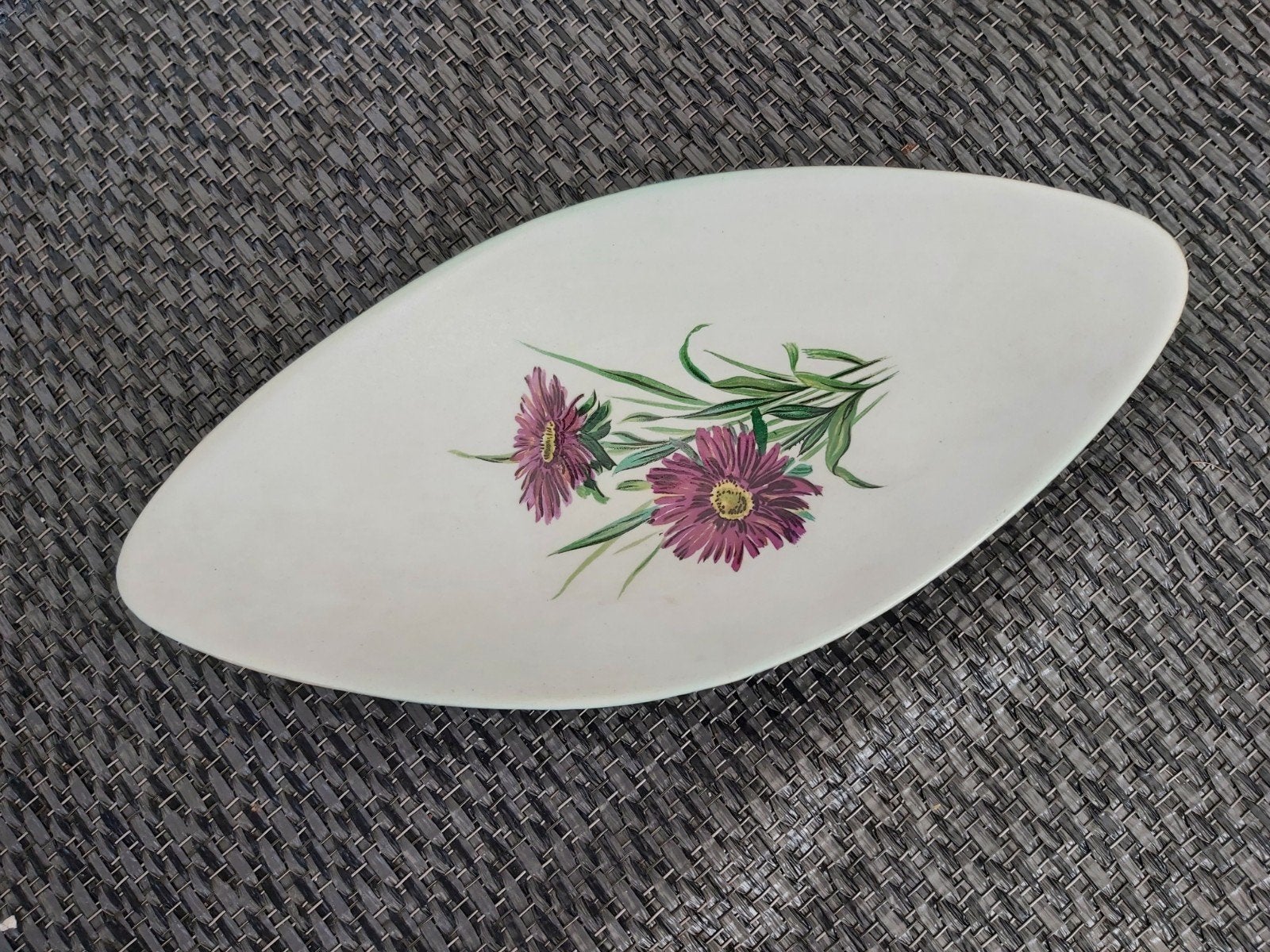 Vintage Duitse schaal met bloemmotief. Jasba, Gebruikt, Porselein of Keramiek, Schaal, Ophalen of Verzenden