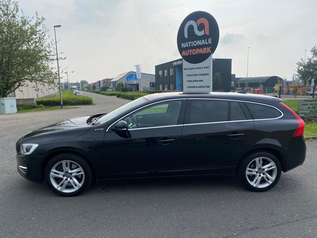 Volvo V60 2015 * 2.4 D6 AWD Plug-In Hybrid R-Design * EXPORT, Auto's, Volvo, Automaat, Bi-Xenon koplampen, Zwart, Vierwielaandrijving