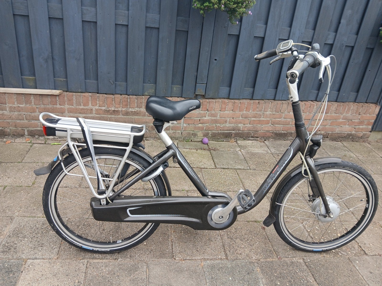 Gazelle elektrische fiets met lage instap, Ophalen