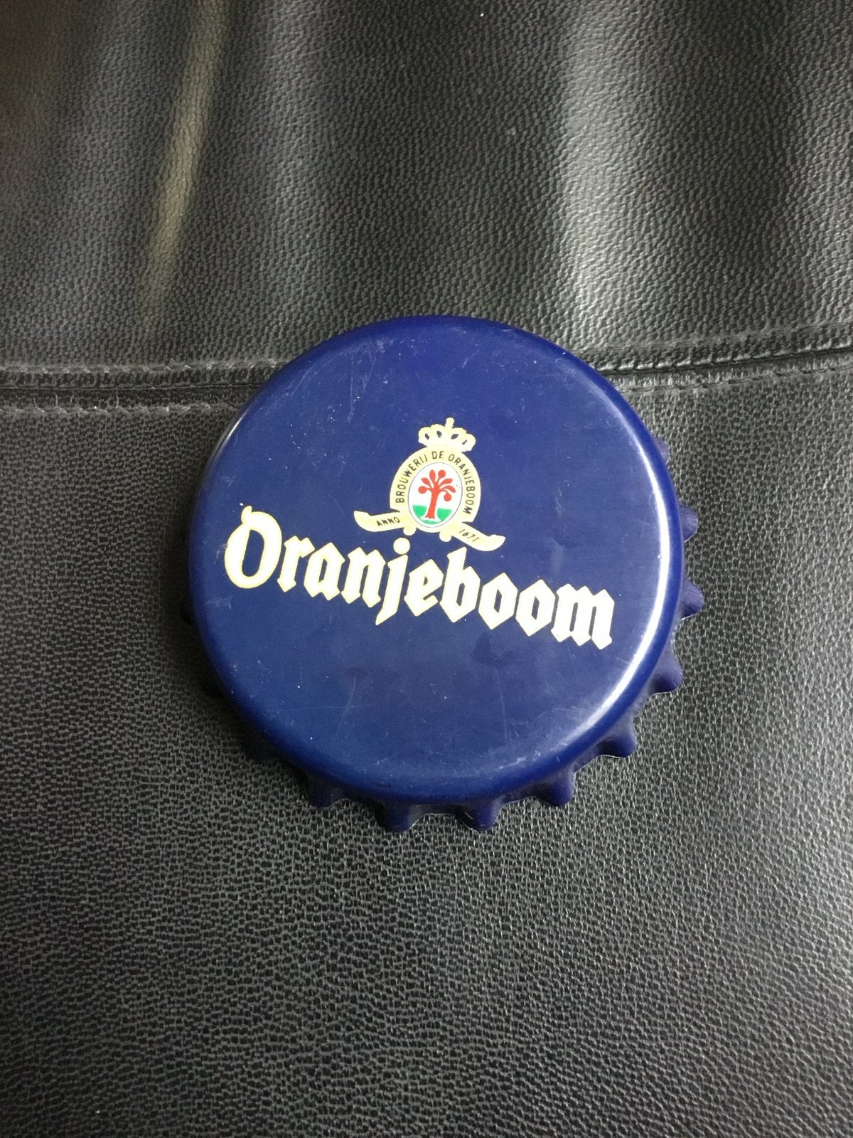 Oranjeboom flesopener magneet - Kroonkurk design, Verzamelen, Ophalen of Verzenden, Gebruikt