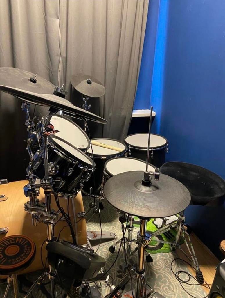 Electrisch drumstel, Muziek en Instrumenten, Drumstellen en Slagwerk, Ophalen, Zo goed als nieuw, Roland
