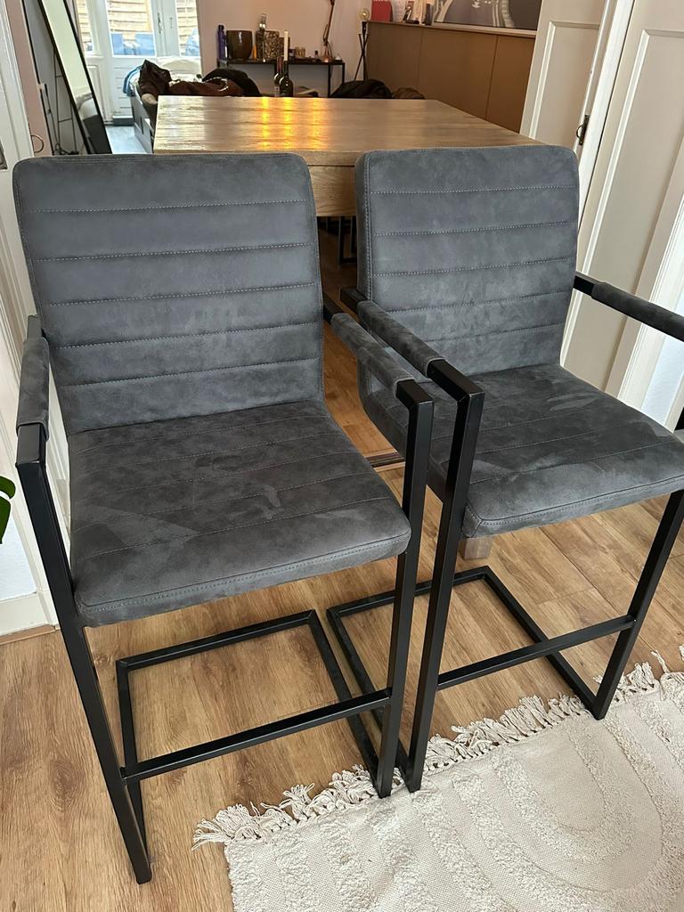 Grijze suède hoge barkrukken van Leen Bakker, Ophalen, Zo goed als nieuw, 90 cm of meer, Metaal