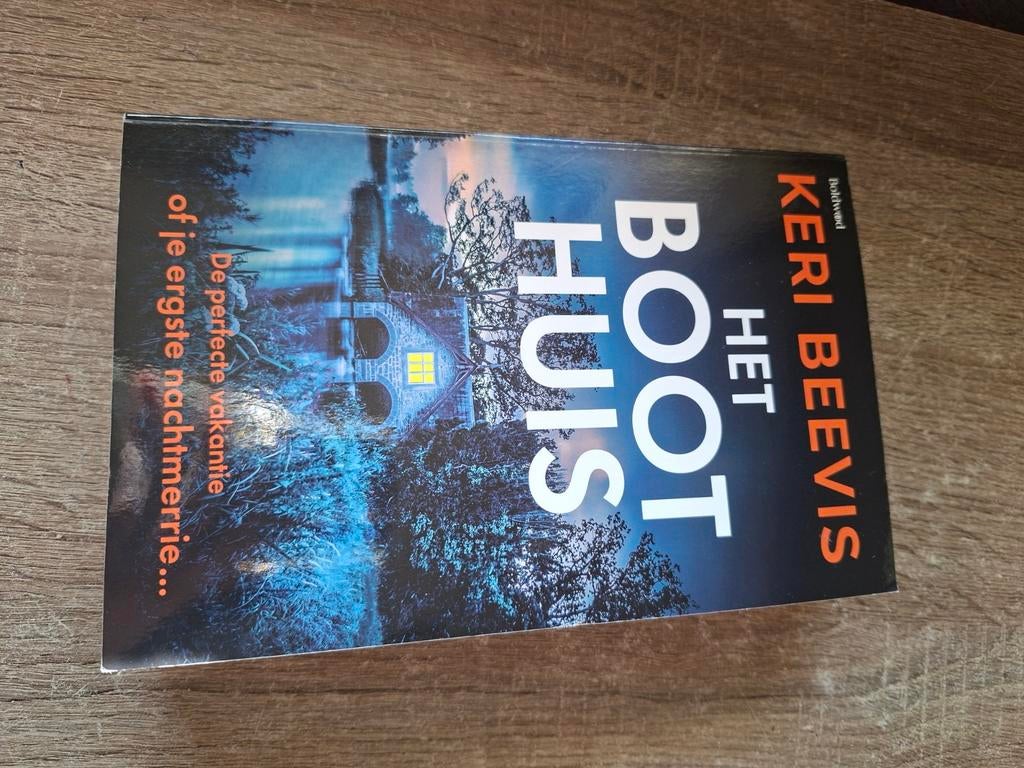 Het Boothuis - Keri Beevis (Thriller, 300 blz), Ophalen of Verzenden, Gelezen, Keri Beevis