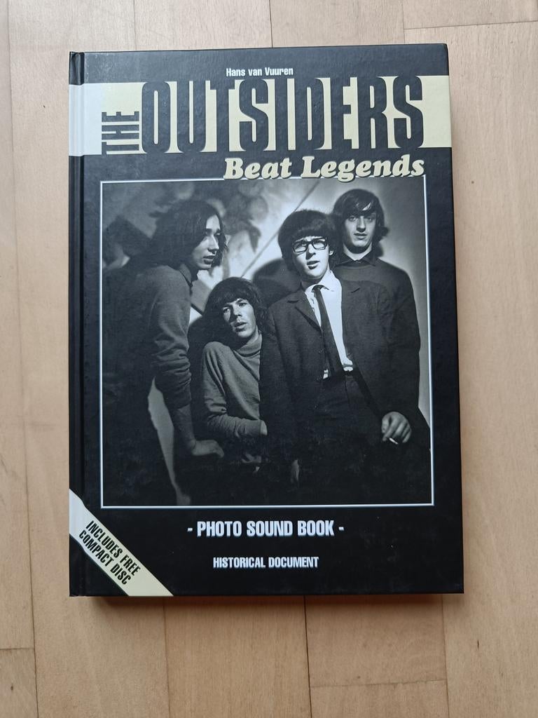 Boek + cd The Outsiders-Beat Legends, Ophalen of Verzenden, Zo goed als nieuw, Poprock