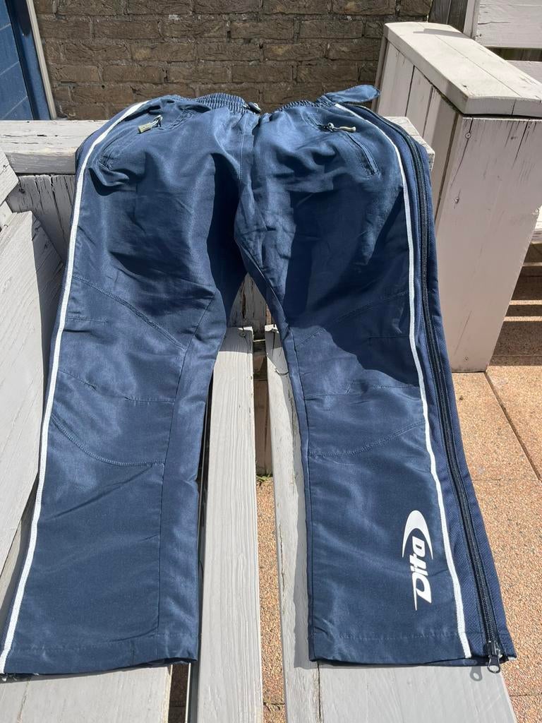 Dita trainingsbroek donkerblauw maat 152, Ophalen of Verzenden, Zo goed als nieuw