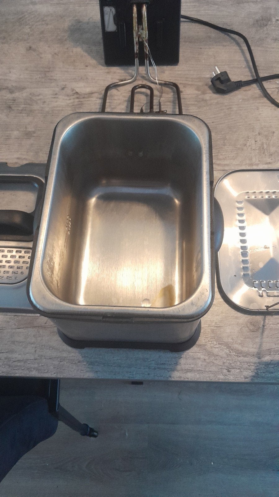 Friteuse met uitneembare binnenpan, 2 tot 3 liter, Ophalen of Verzenden, Gebruikt, Uitneembare binnenpan