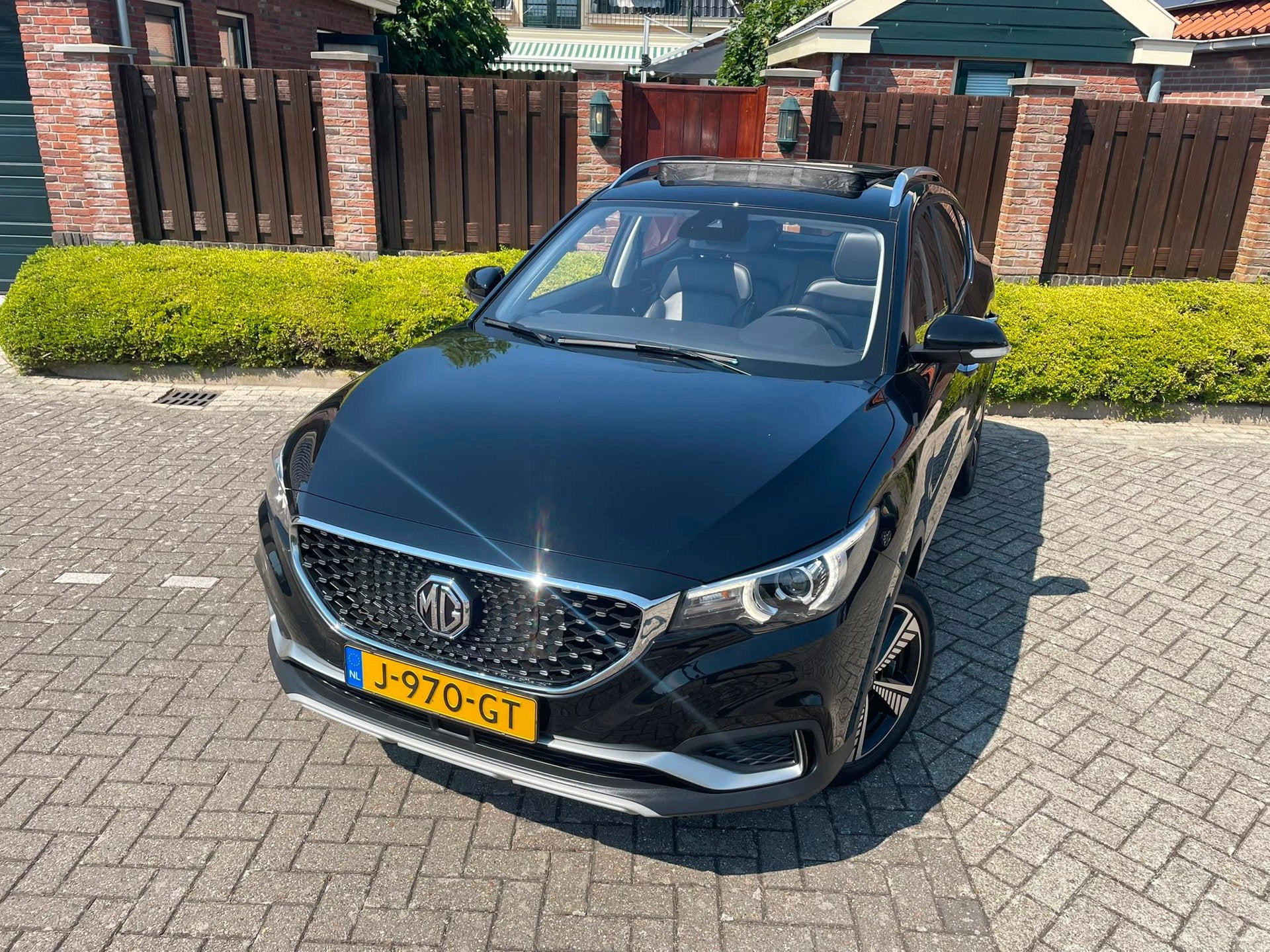 MG MG ZS EV Luxury 45 kWh NAVI PANORAMADAK CRUISE NAP PDC, Auto's, MG, Gebruikt, Zwart, ZS, 1507 kg