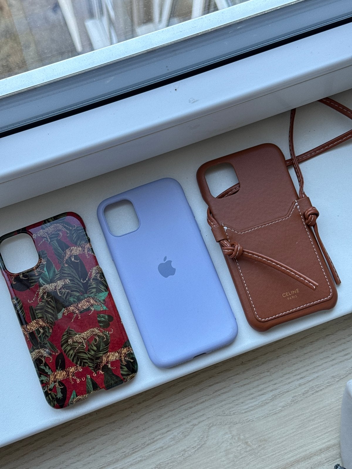 iPhone 11 Hoesjes - Burga, Apple Siliconen, Celine Stijl, Kunststof, IPhone 11, Gebruikt, Met koord