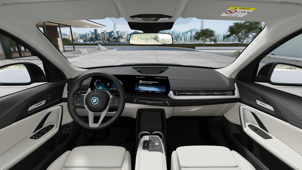 BMW X1 xDrive25e xLine Automaat / Trekhaak / Achteruitrijcam, Zwart, Leder, Hybride Elektrisch/Benzine, 3 cilinders