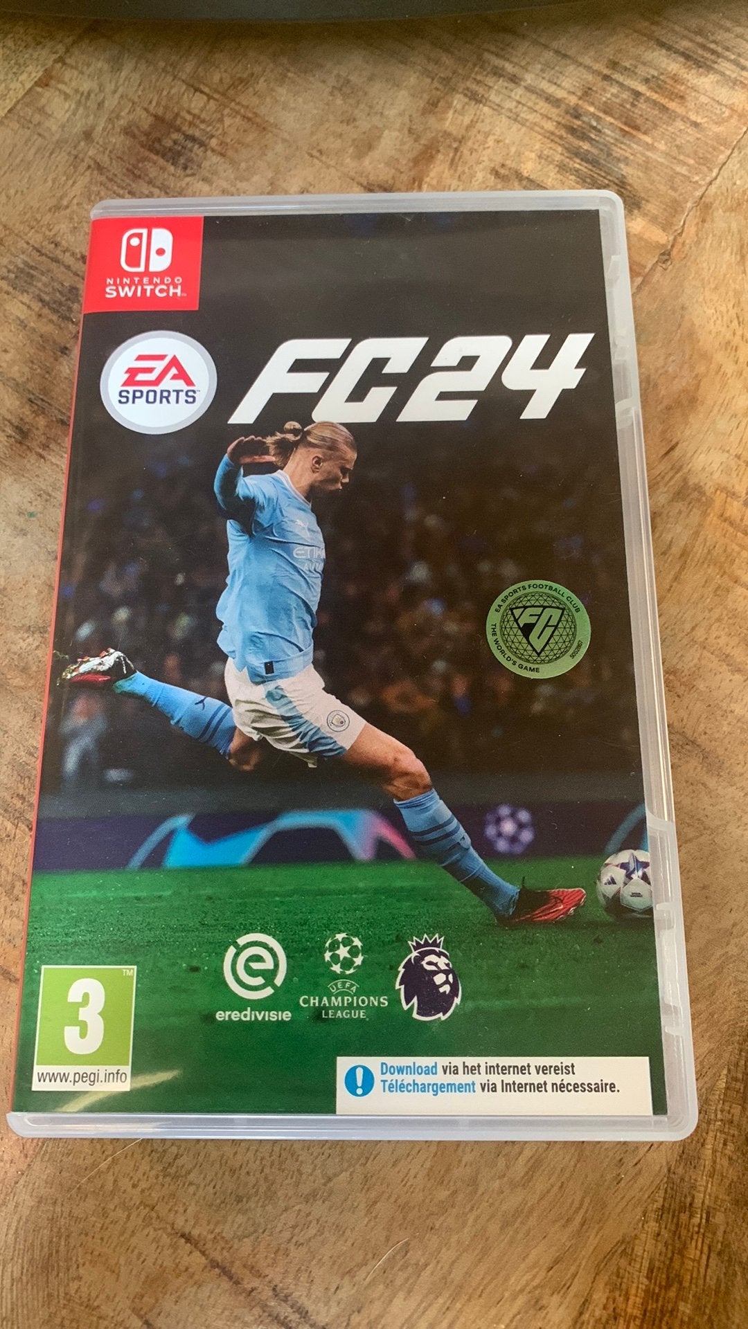 Fc 24 Nintendo switch met doosje, Ophalen of Verzenden, Zo goed als nieuw, Sport, 3 spelers of meer
