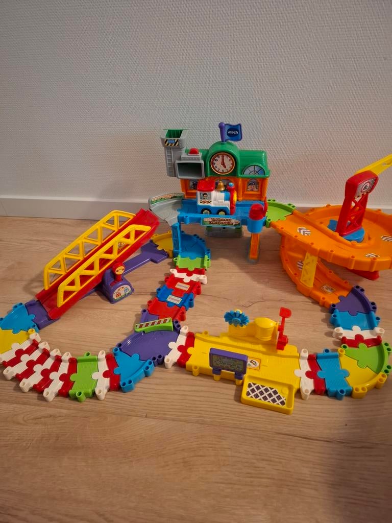 Toet toet auto's stads treinstation, Kinderen en Baby's, Speelgoed | Vtech, Ophalen of Verzenden, 2 tot 4 jaar
