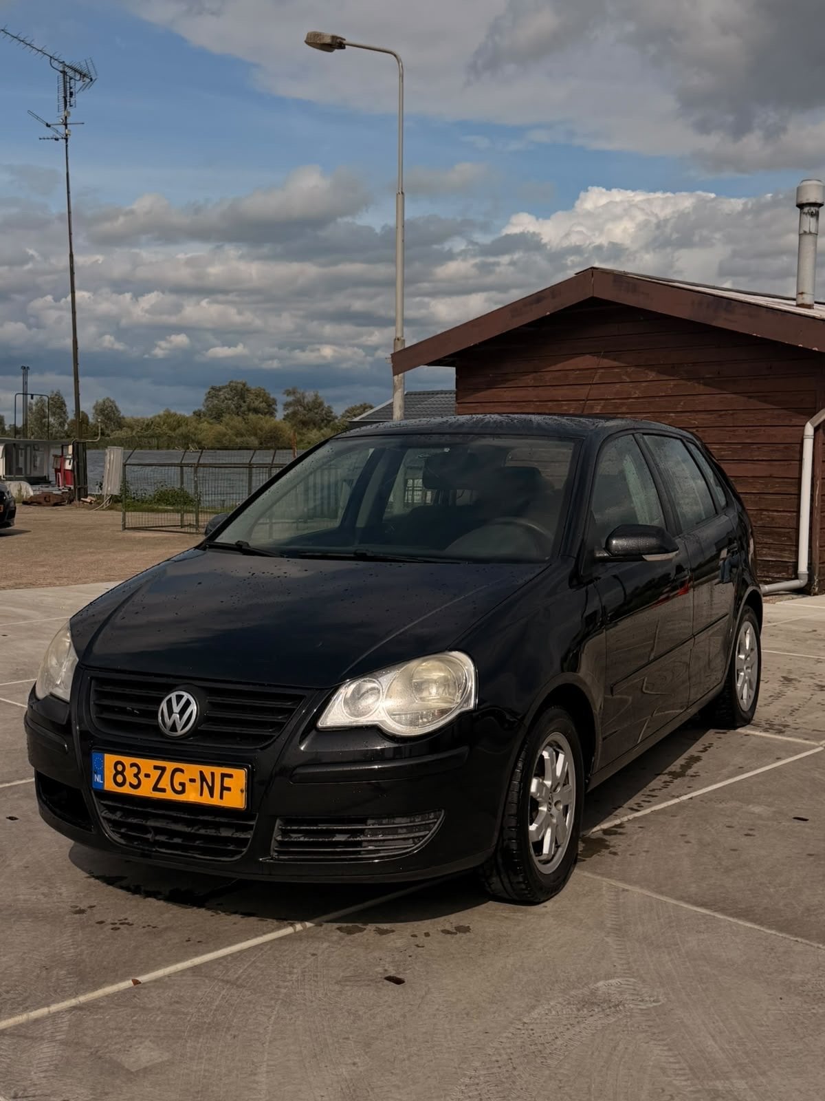 Volkswagen Polo 1.4 16V 59KW 2008 Zwart, Voorwielaandrijving, 40 €/maand, 4 cilinders, Zwart